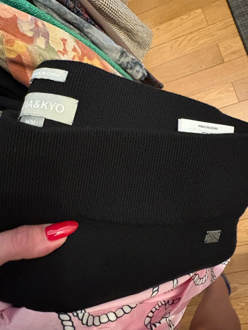 Soia & Kyo NWOT Milan Asymmetric Midi Pencil Skirt - Picture 3 of 3